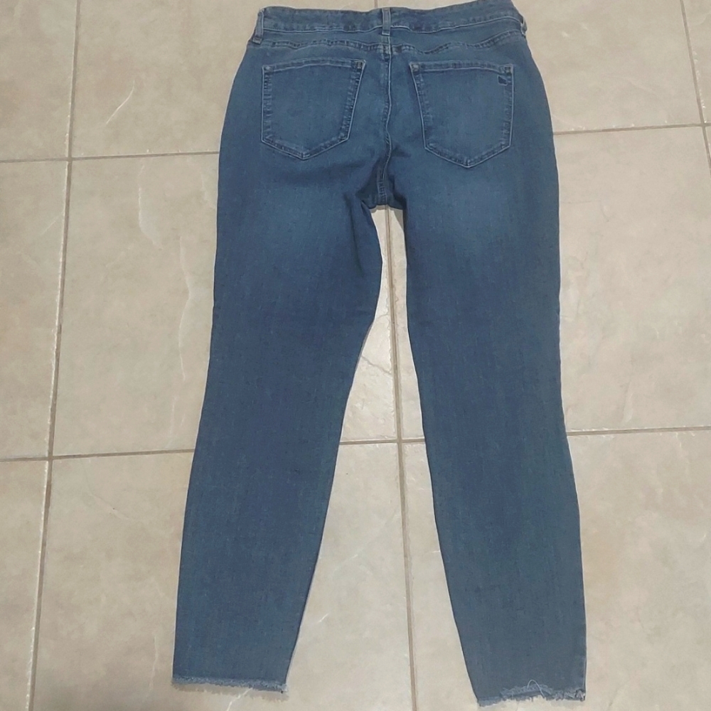 💥CLOSET CLEAR-OUT💥 3 Pairs of Skinny Jeans - Picture 11 of 16
